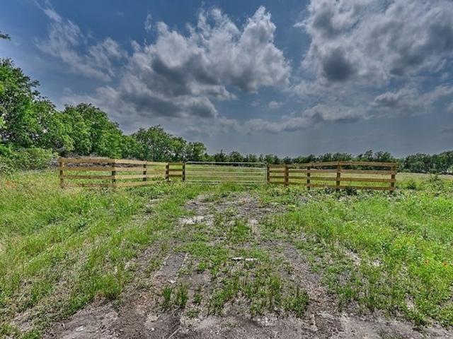 Farm for sale in Fayetteville, Texas
