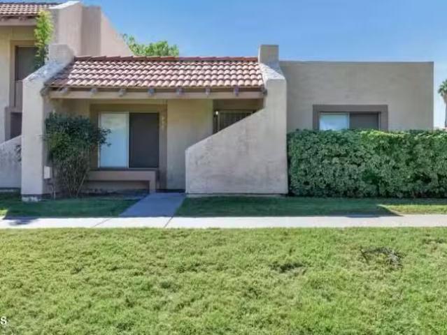 Condo for sale in Glendale