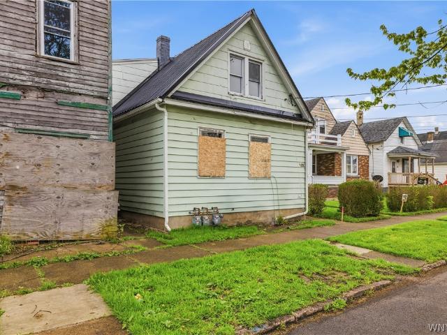House for sale in Niagara, New York