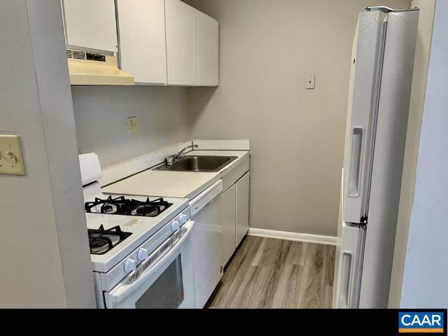 Condo for sale in Knollwood, Charlottesville