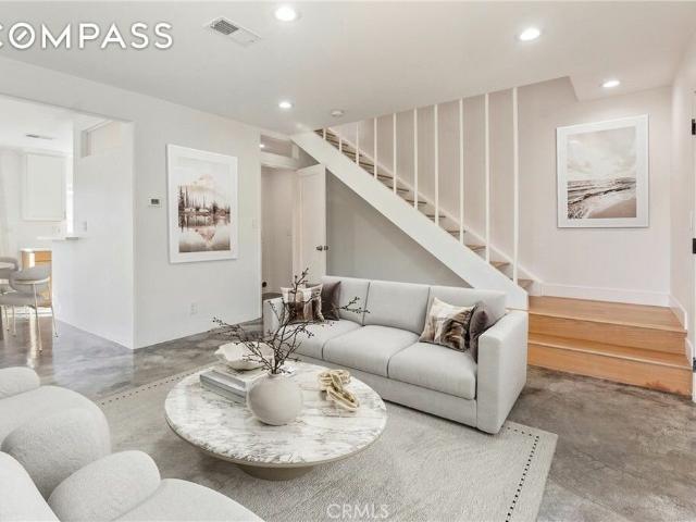 Townhouse for rent in Inglewood
