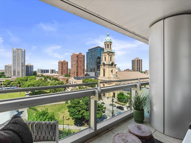 Condo for sale in Milwaukee, Wisconsin