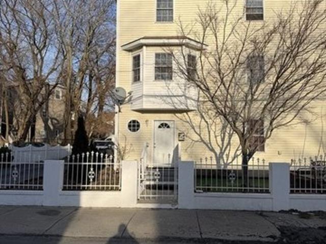 Condo for sale in Lawrence, Massachusetts
