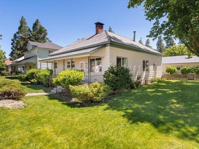 House for sale in Weed, California