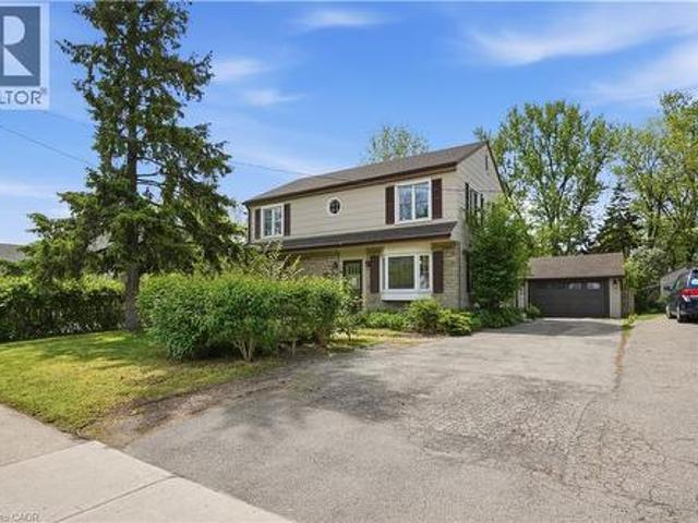 House for sale in Ancaster, Ontario