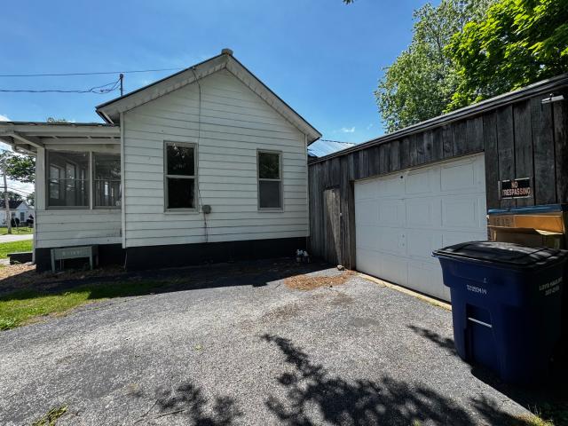 House for sale in Perry, Illinois