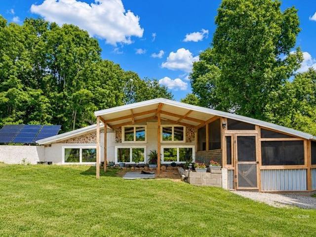 House for sale in Crown City, Ohio