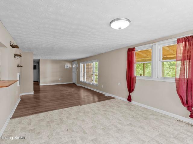 House for sale in Lebanon Junction, Kentucky