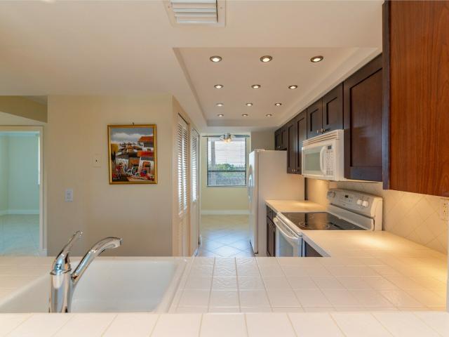 Condo for rent in Dania