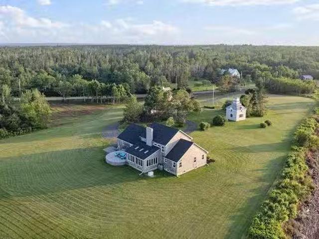 House for sale in Montague