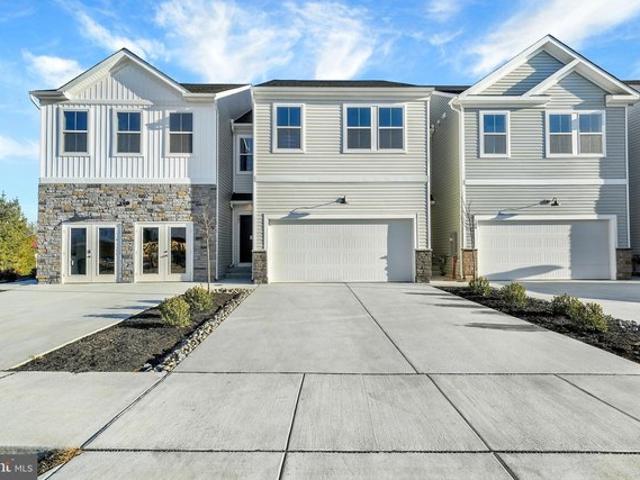 Townhouse for sale in Delaware
