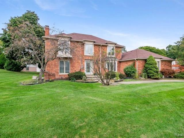 House for sale in West Bloomfield Lake, West Bloomfield Township