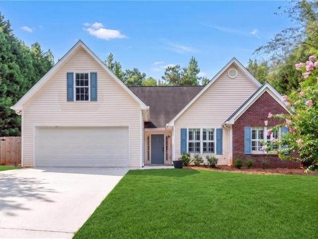 House for sale in Flowery Branch, Georgia