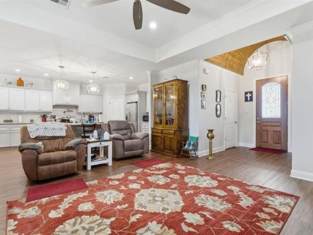 House for sale in Iowa, Louisiana