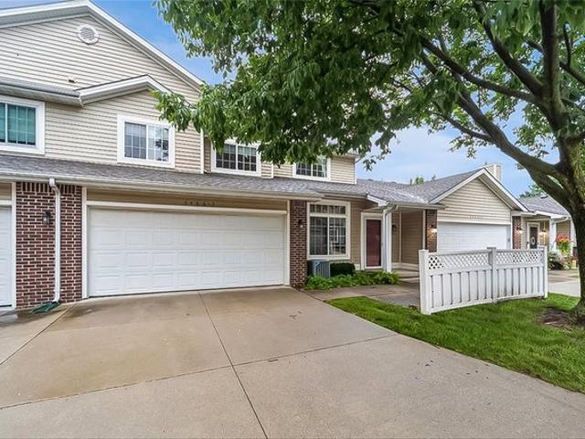 Townhouse for sale in Johnston, Iowa