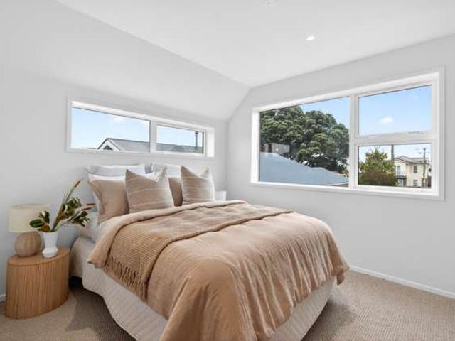 House for sale in Days Bay, Wellington
