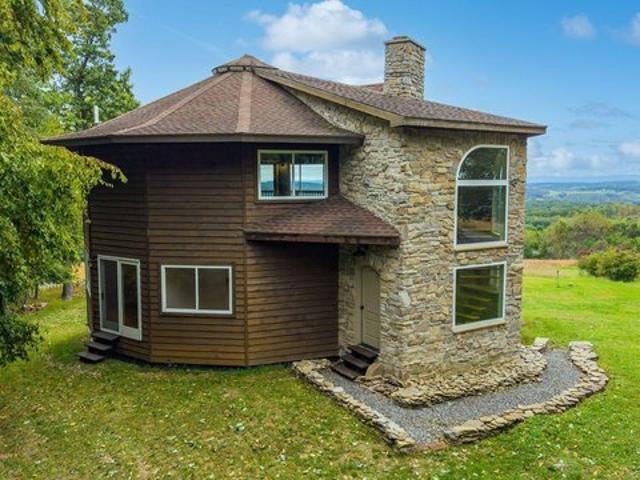 House for sale in Benton, Columbia County