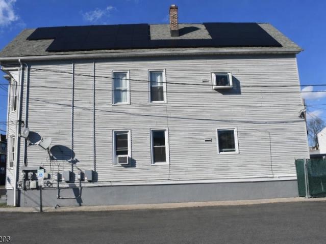 House for sale in Elizabeth, New Jersey