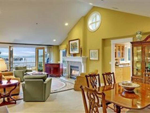 Condo for sale in Bainbridge Island, Washington