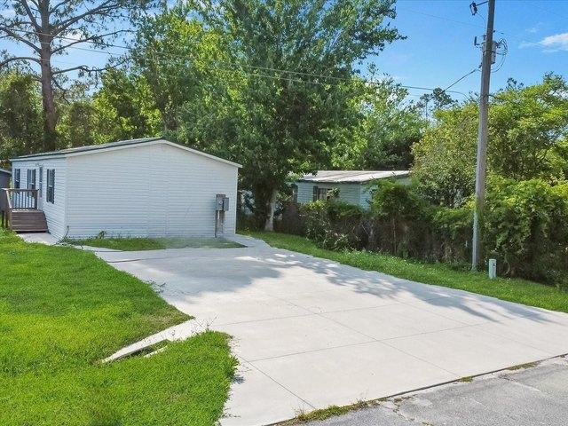 House for sale in Astor, Florida