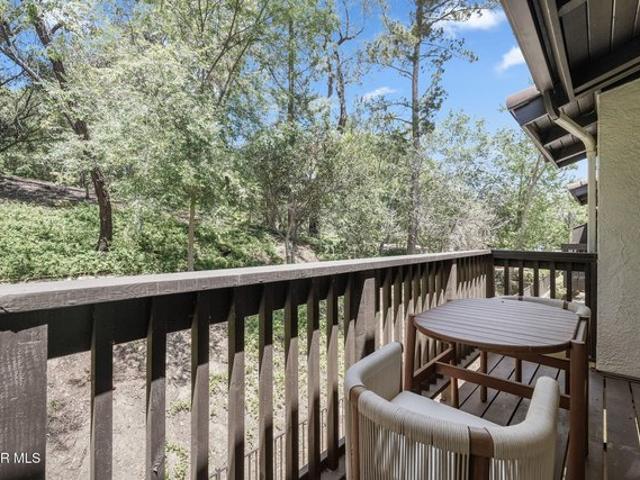 Townhouse for sale in Oak Park, California