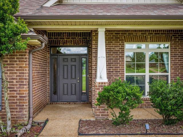 House for sale in Nesbit, Mississippi
