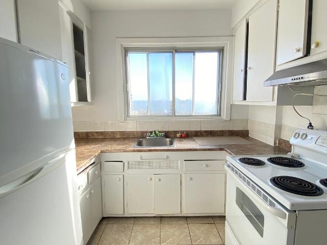Apartment for rent in Côte-Saint-Luc, Montréal (région administrative)