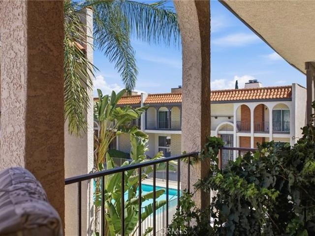 Townhouse for sale in Tarzana Neighborhood Council District, Canoga Park
