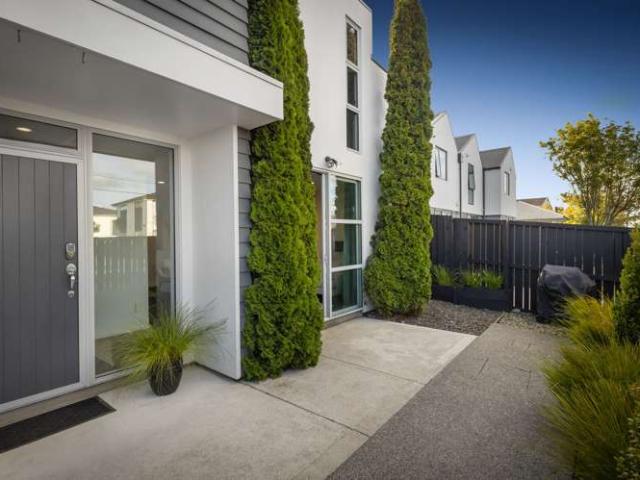 House for sale in Saint Albans, Canterbury