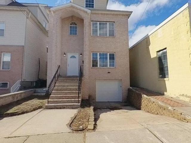 House for sale in Hudson, New Jersey