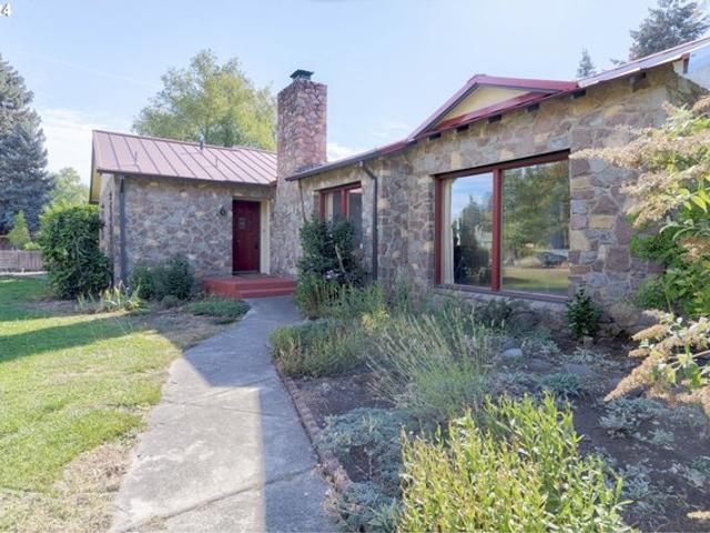 House for sale in Oregonia
