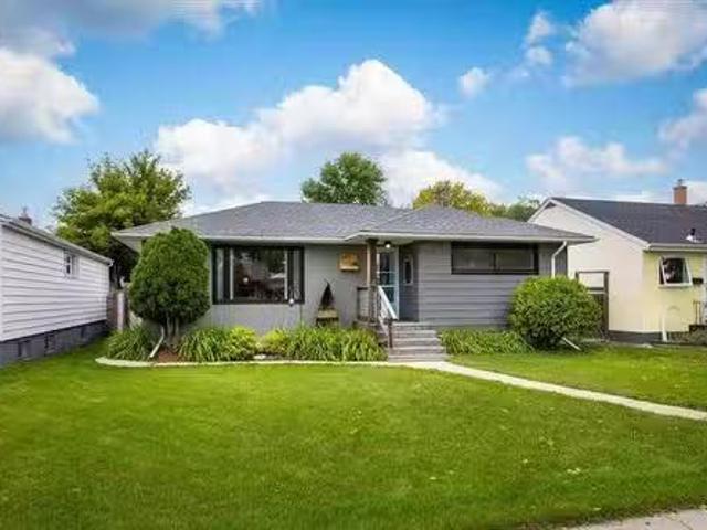 House for sale in East St. Paul, Manitoba