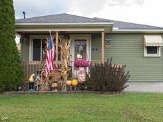 House for sale in Garden Heights, Struthers