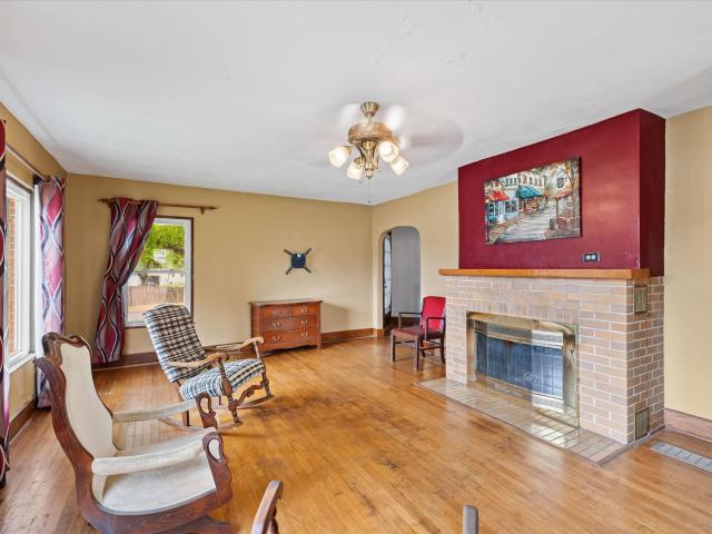 House for sale in Lincoln Pioneer Village, Rockport