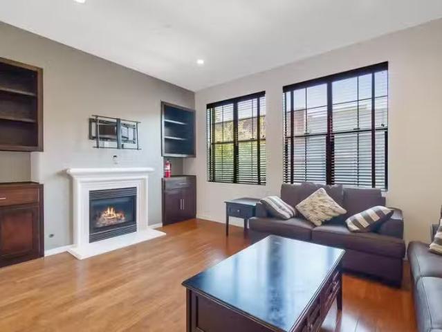 Condo for rent in Orange