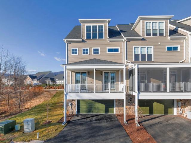 Townhouse for sale in Virginia