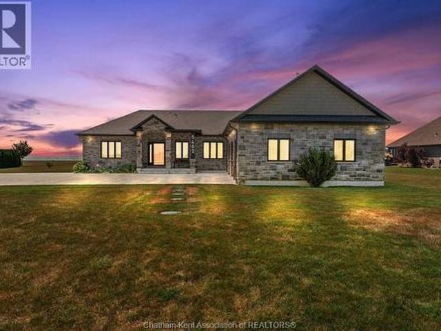 House for sale in Chatham–kent, Ontario