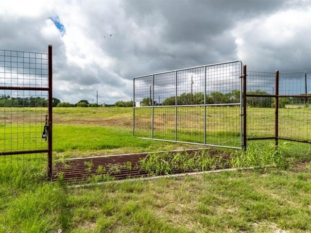 Farm for sale in Cost, Texas