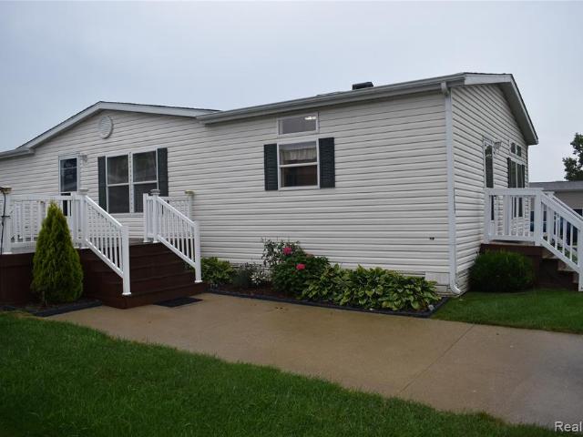 House for sale in Howell Township, Howell