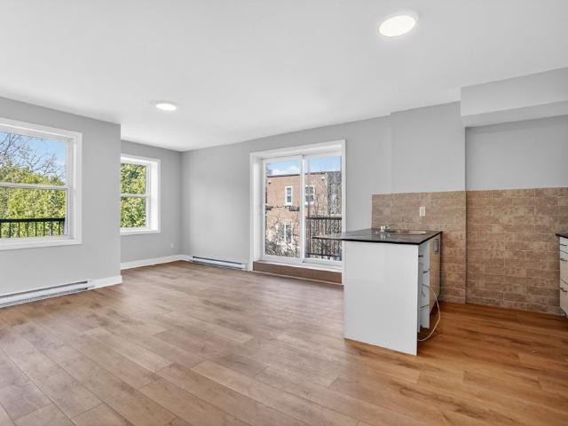 Apartment for rent in St. Leonard's, Quebec