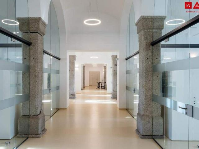 Gewerbe mieten in Zentrales Betriebsgebäude Stadt Wels, Wels