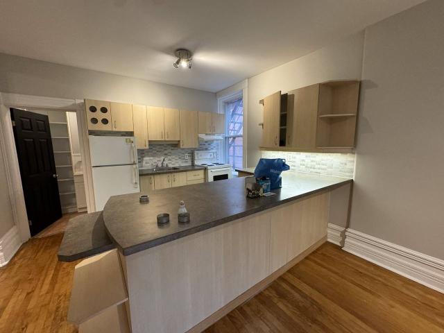 Apartment for rent in Somerset, Ottawa