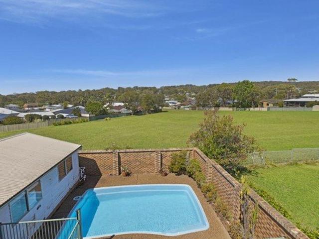 House for rent in Bateau Bay, New South Wales