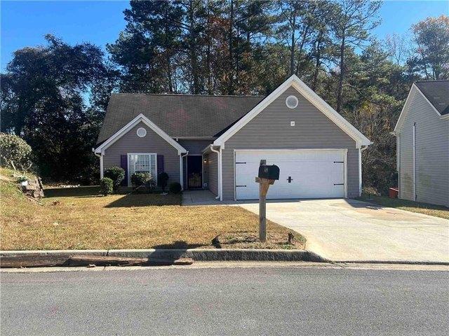 Townhouse for sale in College Park, Georgia