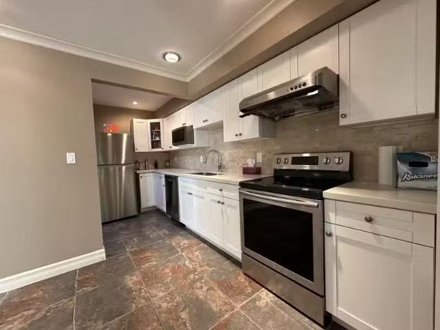Condo for rent in Surrey, British Columbia