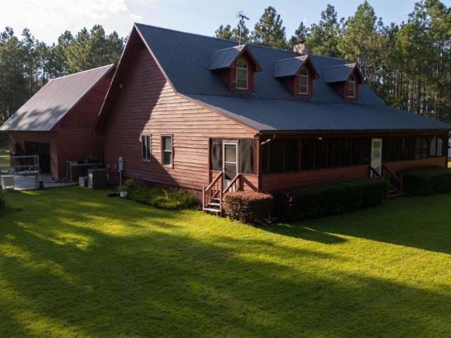 House for sale in Broxton, Georgia