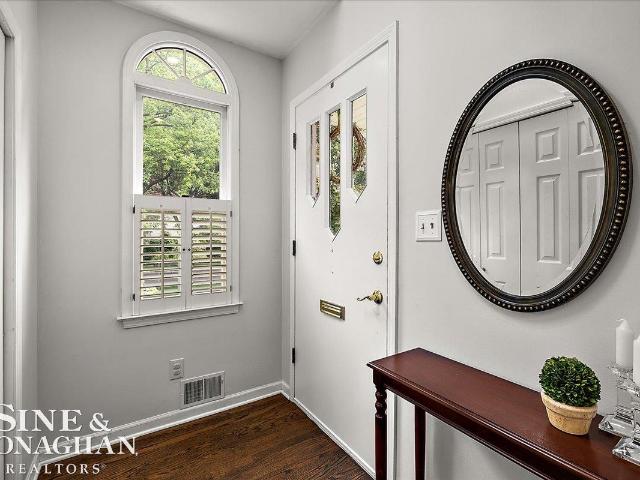 House for sale in Grosse Pointe