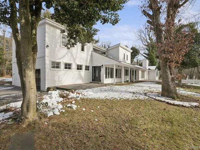 House for sale in Huntington, New York