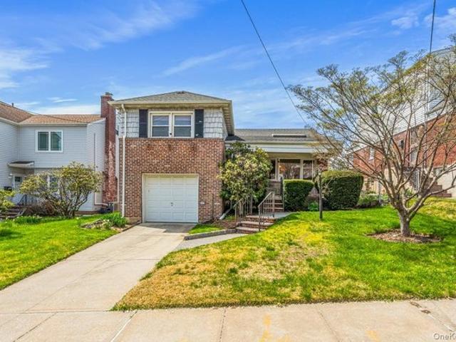 House for sale in Queens, Arverne