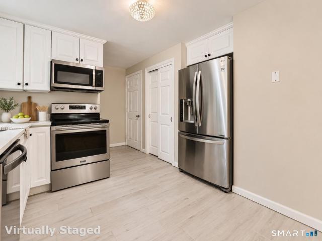 Townhouse for rent in Glastonbury, Connecticut